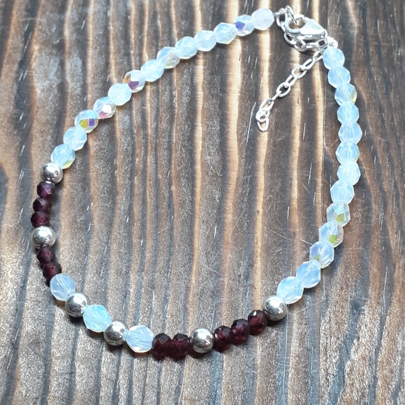 Moonstone/ garnet/sterling silver bracelet stacker - Picture 6 of 10